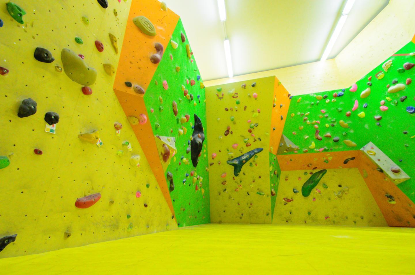 Boulder and sports climbing area