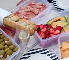 Picknick Bootsfahrt Picknick Bootsfahrt