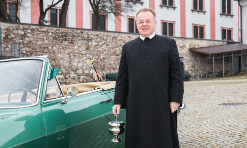 Superior Pater Michael Staberl - Autoweihe Mariazell © Fred Lindmoser Superior Pater Michael Staberl - Autoweihe Mariazell © Fred Lindmoser